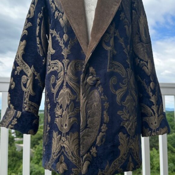 Deep Blue and gold smoking-type jacket - Picture 8 of 9